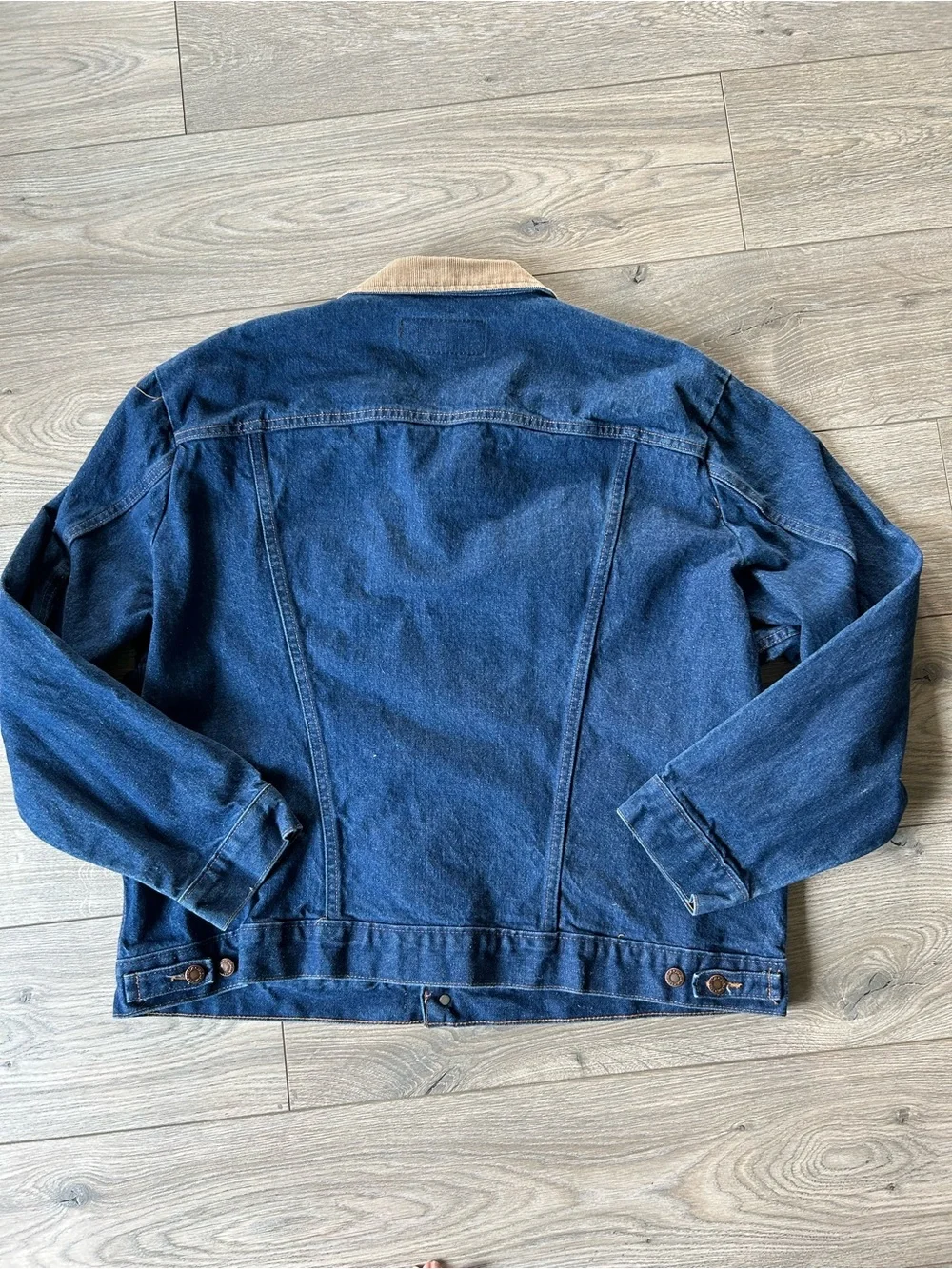 Wrangler denim trucker